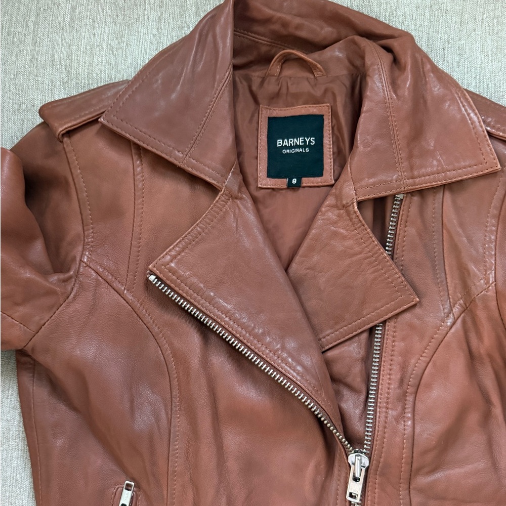 Barney New York real leather Jacket. Size 8, but fits more like 4-6. - Picture 5 of 5